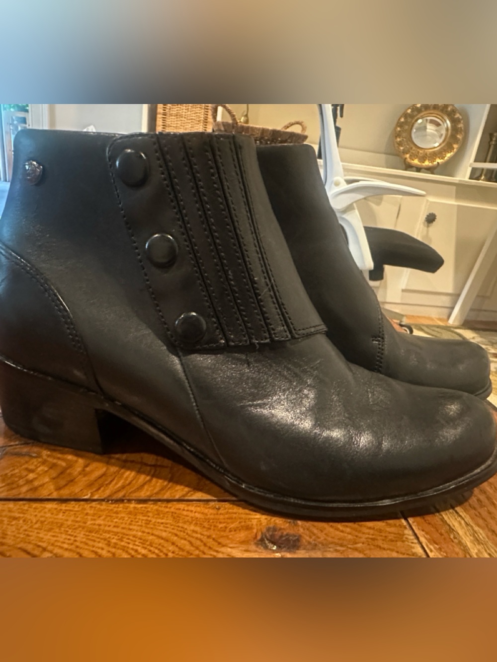 Women's Black Leather  Ariat Ankle Boots - Classic Button/ Snap Detail size 8
